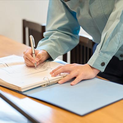 三宅産業の空き家買取サービスは、現地を見て査定・ご案内